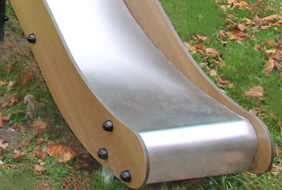 La pista di discesa dello scivolo