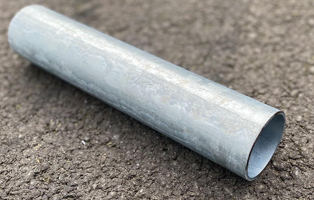 Il palo portante circolare, diametro 89 mm,