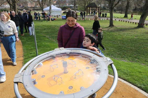 Swing Ball J3508 aree giochi acti’fun pannelli ludici & giochi sonori e musicali immagine foto