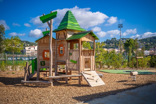 Villaggio medievale J49204® aree giochi giochi in legno naturale sostenibile origin’ immagine foto
