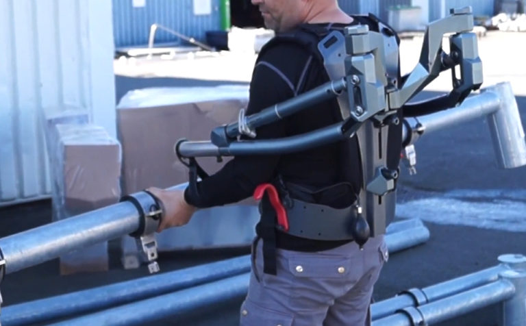 Con l’acquisto di un esoscheletro, Proludic investe nella sicurezza dei suoi operai