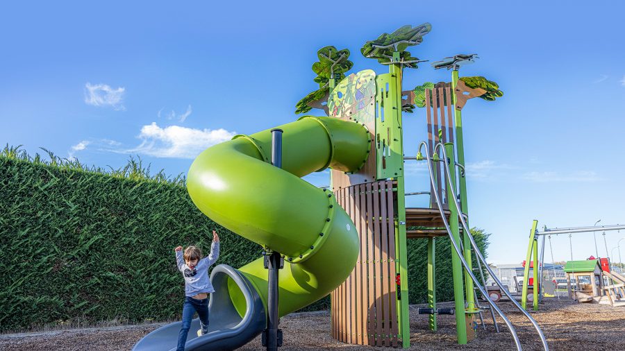 Gli alberi Ka’Yop renderanno incantevoli i tuoi parchi giochi!