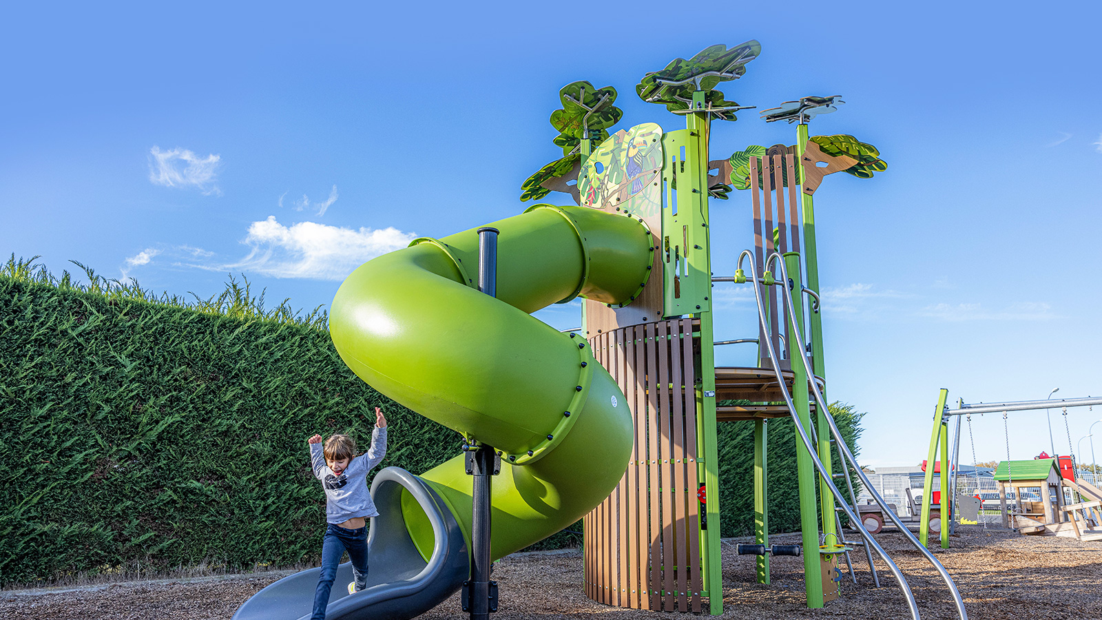 Gli alberi Ka’Yop renderanno incantevoli i tuoi parchi giochi!