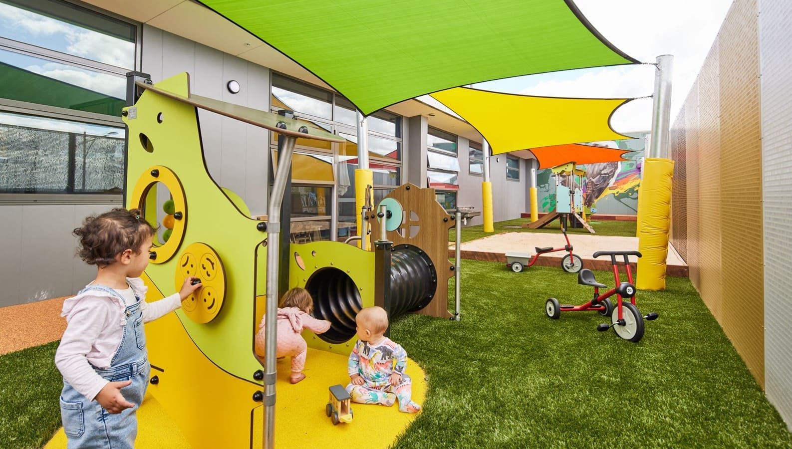 Parchi giochi per asili nido, scuole dell’infanzia e primarie: progettazione su misura per ogni fascia d’età