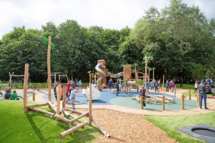 Area giochi a tema natura – Il progetto Pennington Flash tra legno, acciaio e avventura