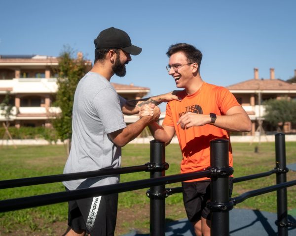 Area fitness outdoor a Carugate: sport inclusivo e supporto digitale