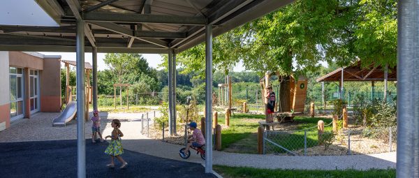Da cortile asfaltato a spazio verde, il progetto della scuola di Ceyzériat